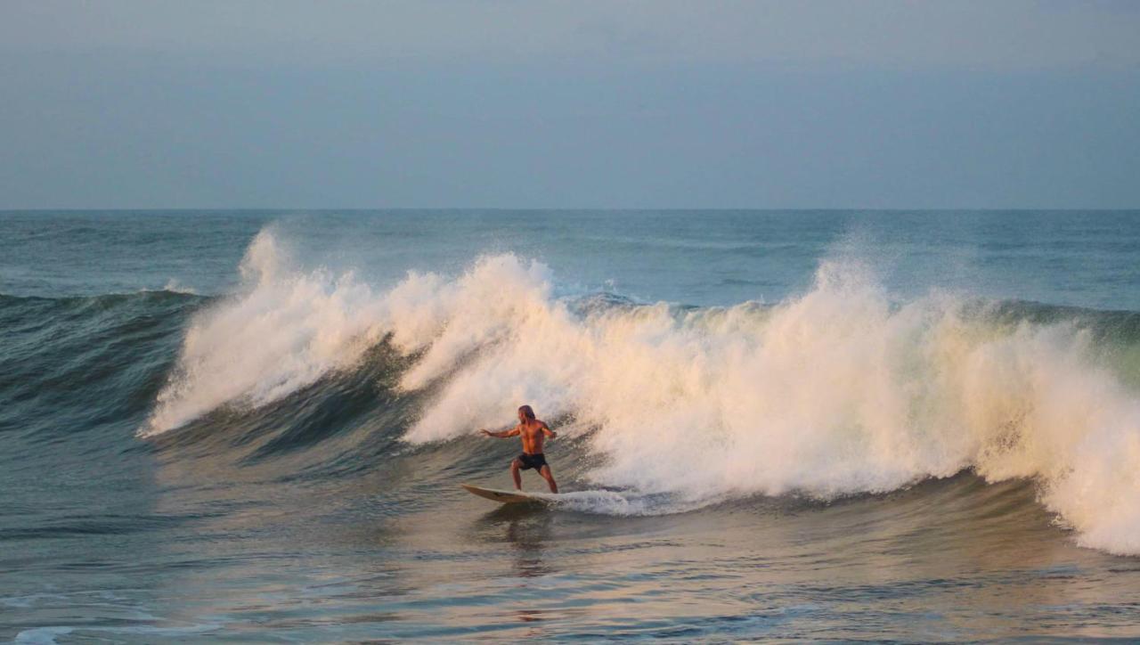 ホテル Free Spirit Ecuador, Puerto Engabao エクステリア 写真
