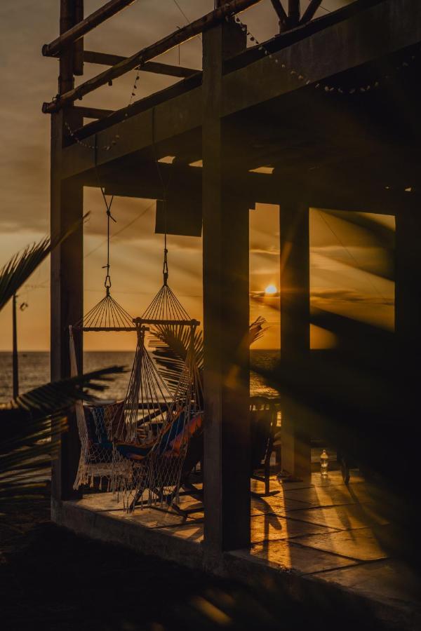 ホテル Free Spirit Ecuador, Puerto Engabao エクステリア 写真